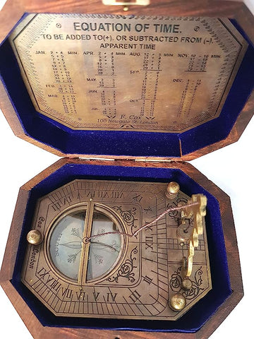 Zonnewijzer kompas met houten doos sextant